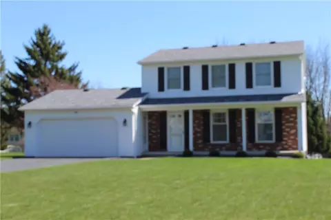 10 Parnell Dr, Riga, NY 14428