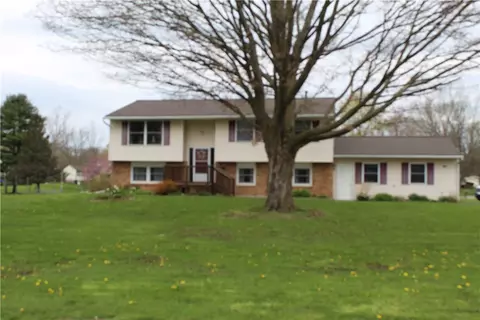 52 Shrubbery Ln, Chili, NY 14624