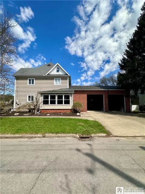 402 N 8th St, Olean, NY 14760