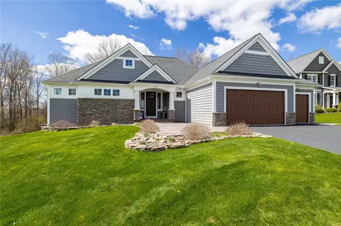 7 Camellia Rise Rise, Perinton, NY 14450