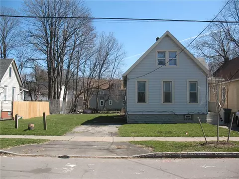18 Lincoln St, Rochester, NY 14605