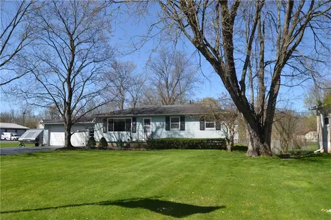 34 Greyson Rd, Chili, NY 14623