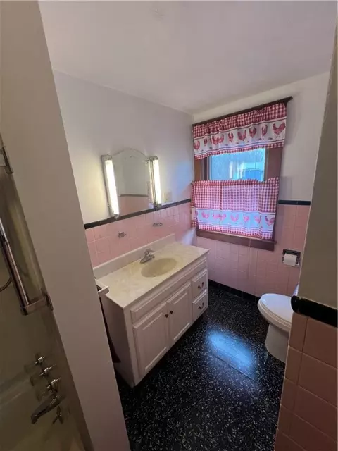 Bath - 15 Maple Ave, Sidney, NY 13838 photo 2 of 2