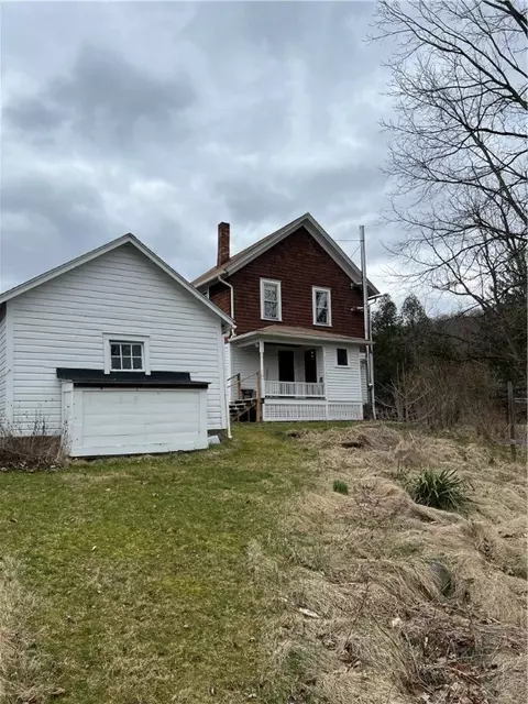 Exterior - 15 Maple Ave, Sidney, NY 13838 photo 3 of 4