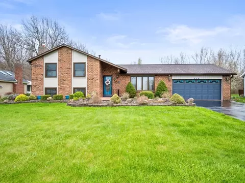 214 Woodsmoke Ln, Greece, NY 14612