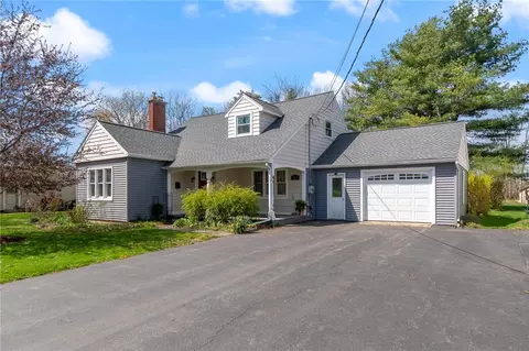 157 Hyde Pkwy, Palmyra, NY 14522