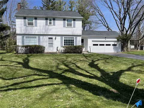 10 Dunrovin Ln, Rochester, NY 14618