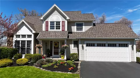 82 Tay Brook Ln, Greece, NY 14612