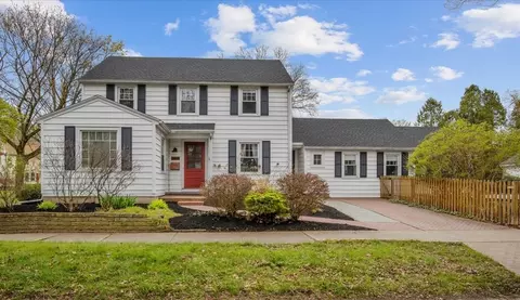 167 Hermitage Rd, Irondequoit, NY 14617