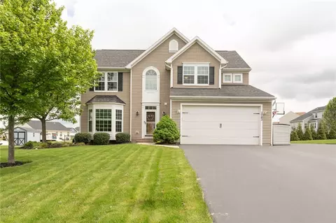1783 Spartan Dr, Farmington, NY 14425