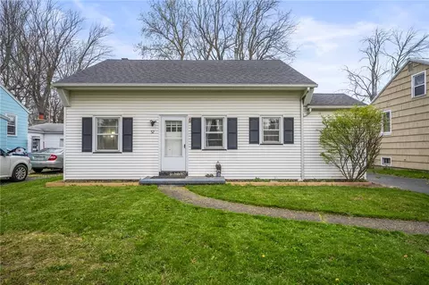 52 Haddon Rd, Greece, NY 14626
