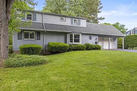 626 Rumson Rd, Greece, NY 14616