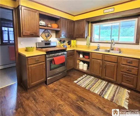 Kitchen - 105 Main St, Eldred, PA 16731 photo 1 of 3