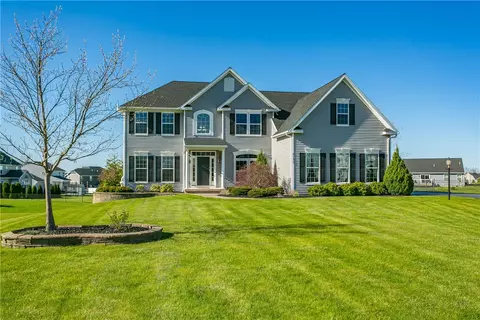 6150 Jenbrooke Ct, Farmington, NY 14425