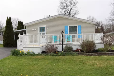 6351 Pebble Brook Ln, Williamson, NY 14589