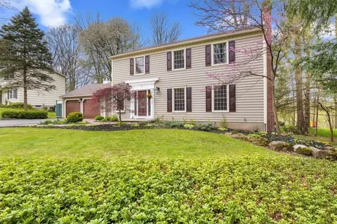 12 Sand Brook Rd, Pittsford, NY 14534 photo 2