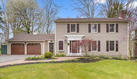 12 Sand Brook Rd, Pittsford, NY 14534