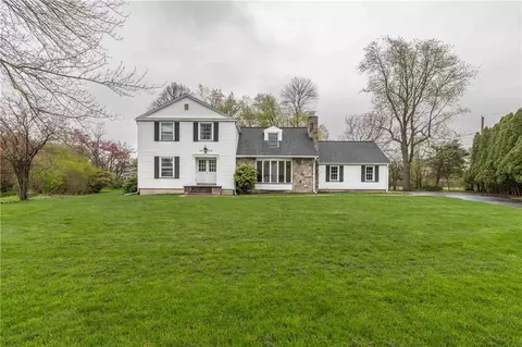 13 Woodcrest Dr, Batavia, NY 14020