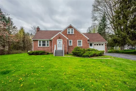 1487 Creek St, Rochester, NY 14625