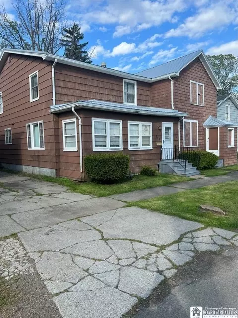 170 King St, Dunkirk, NY 14048
