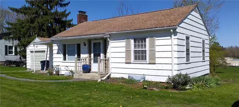 6180 Court St, Aurelius, NY 13034