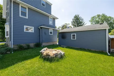 75 Peart Ave, Irondequoit, NY 14622 photo 25