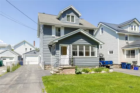 75 Peart Ave, Irondequoit, NY 14622 photo 3