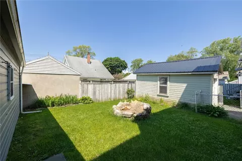 75 Peart Ave, Irondequoit, NY 14622 photo 23