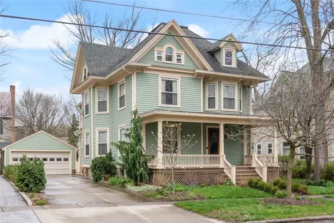 16 Howell St, Canandaigua, NY 14424