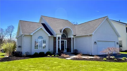 6 Leah Ln, Chili, NY 14514