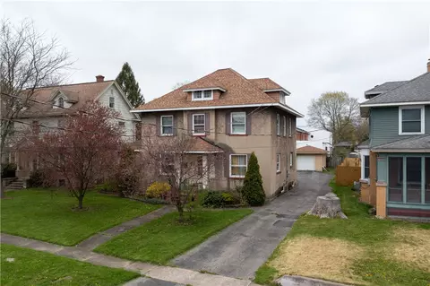 33 Jackson St, Lyons, NY 14489 photo 3