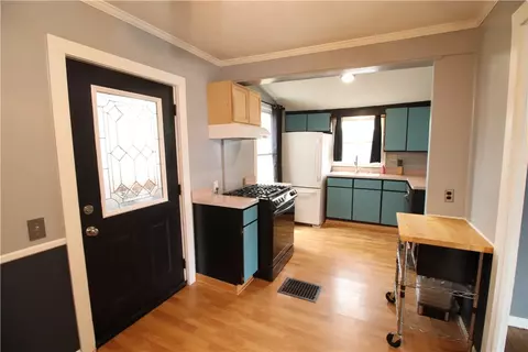 29 Dewey Ave, Irondequoit, NY 14617 photo 5