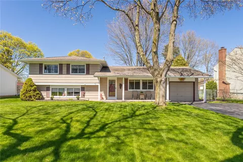 383 Courtly Cir, Greece, NY 14615