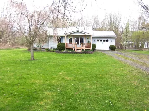 7033 Miller Rd, Arcadia, NY 14513