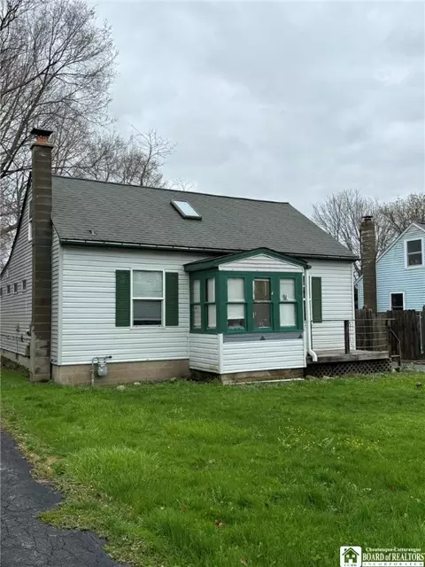 6579 Hamilton Dr, Evans, NY 14047