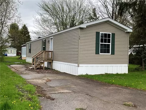 16 Pebbleridge Dr, Ridgeway, NY 14103