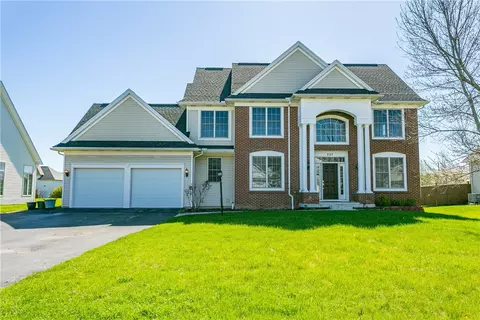 207 Barclay Square Dr, Rochester, NY 14618