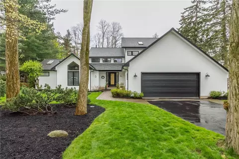 5 Beatrice Cv, Perinton, NY 14450