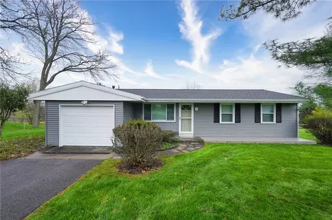3673 W Saddleback Rd, Canandaigua, NY 14424