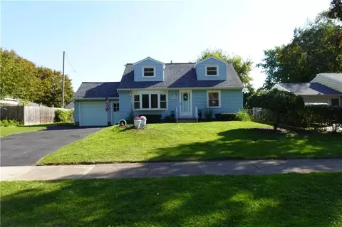 220 N Autumn Dr, Greece, NY 14626