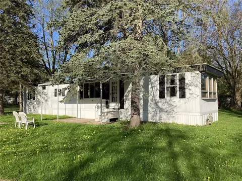 61 Lakewood Vlg, Shelby, NY 14103
