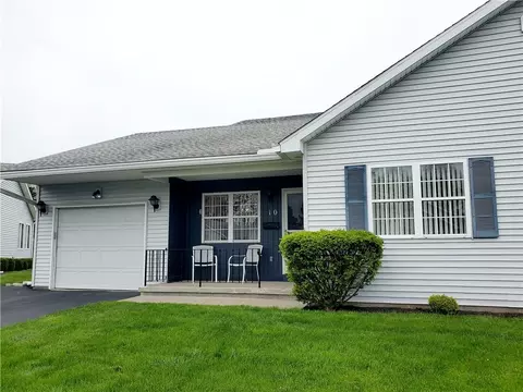 10 Coran Cir, Greece, NY 14616