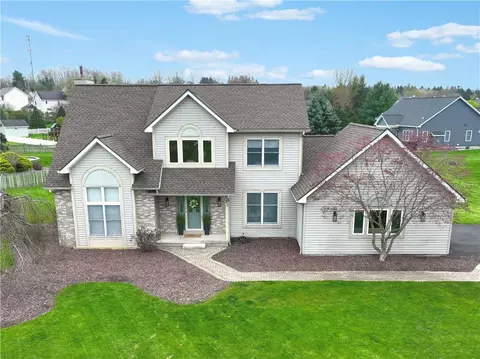 32 Grouse Pt, Webster, NY 14580