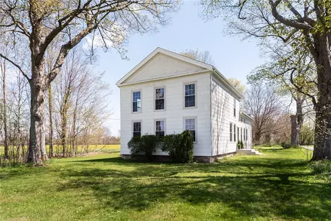 9109 Batavia Stafford Townline Rd, Stafford, NY 14143