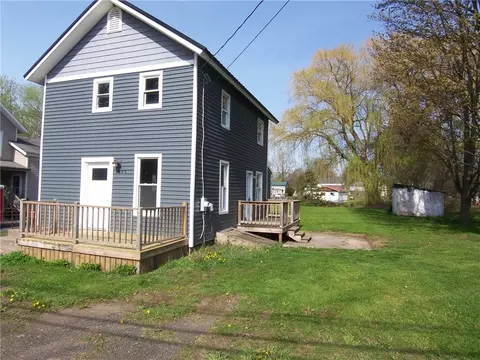 5088 N Main St, North Rose, NY 14516