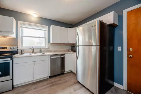 284 Pine Grove Ave, Irondequoit, NY 14617 photo 8