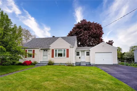 34 Ashwood Dr, Rochester, NY 14609