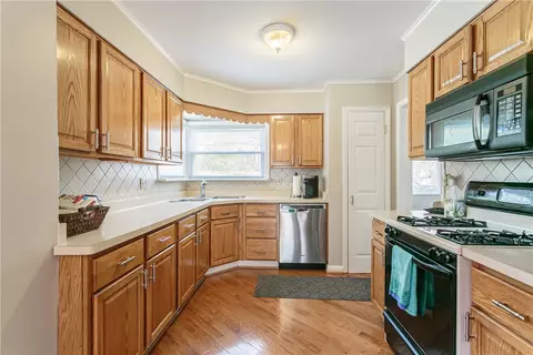 489 List Ave, Irondequoit, NY 14617 photo 5