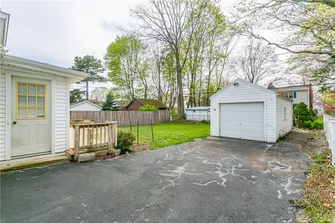 489 List Ave, Irondequoit, NY 14617 photo 4