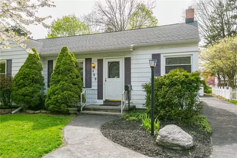 489 List Ave, Irondequoit, NY 14617 photo 3